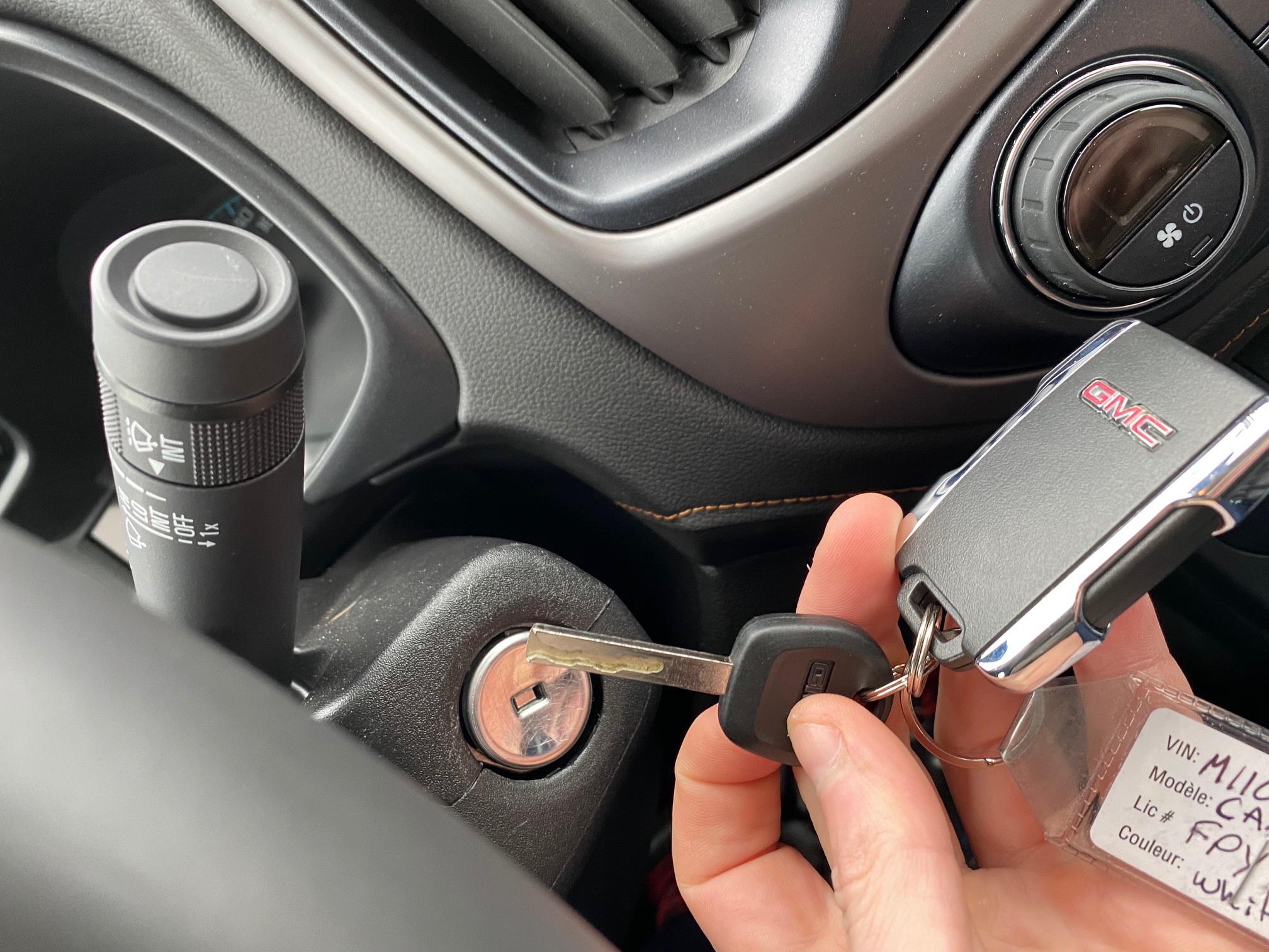 Le GMC Canyon est probablement l'un des derniers véhicules qui requiert une bonne vieille clé pour le démarrer