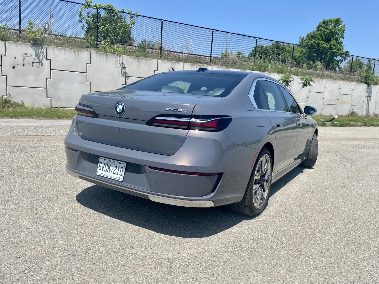 2023 bmw i7 rear