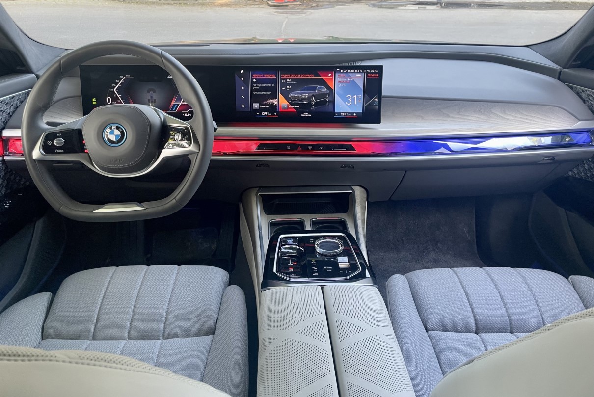2023 bmw i7 interior