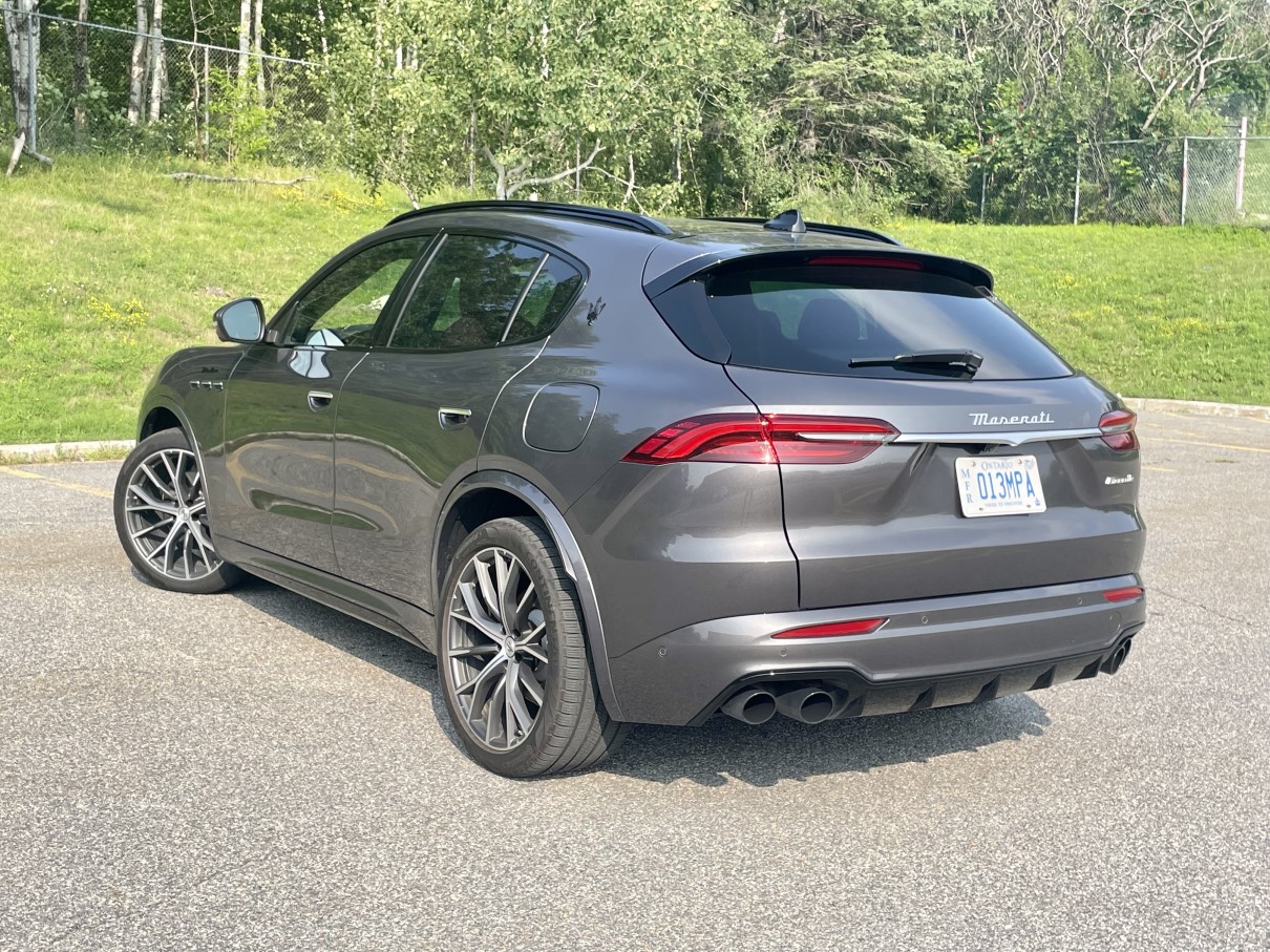 2023 maserati grecale rear