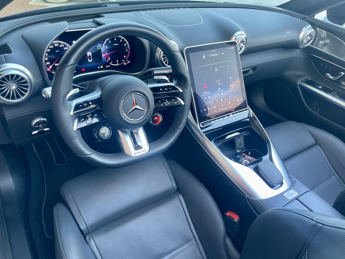 2023 mercedes amg sl63 interior