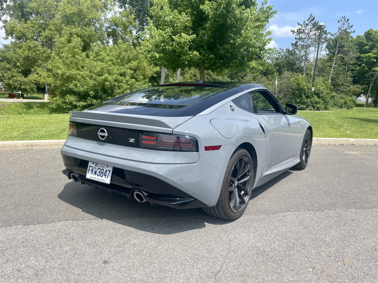 2023 nissan z rear