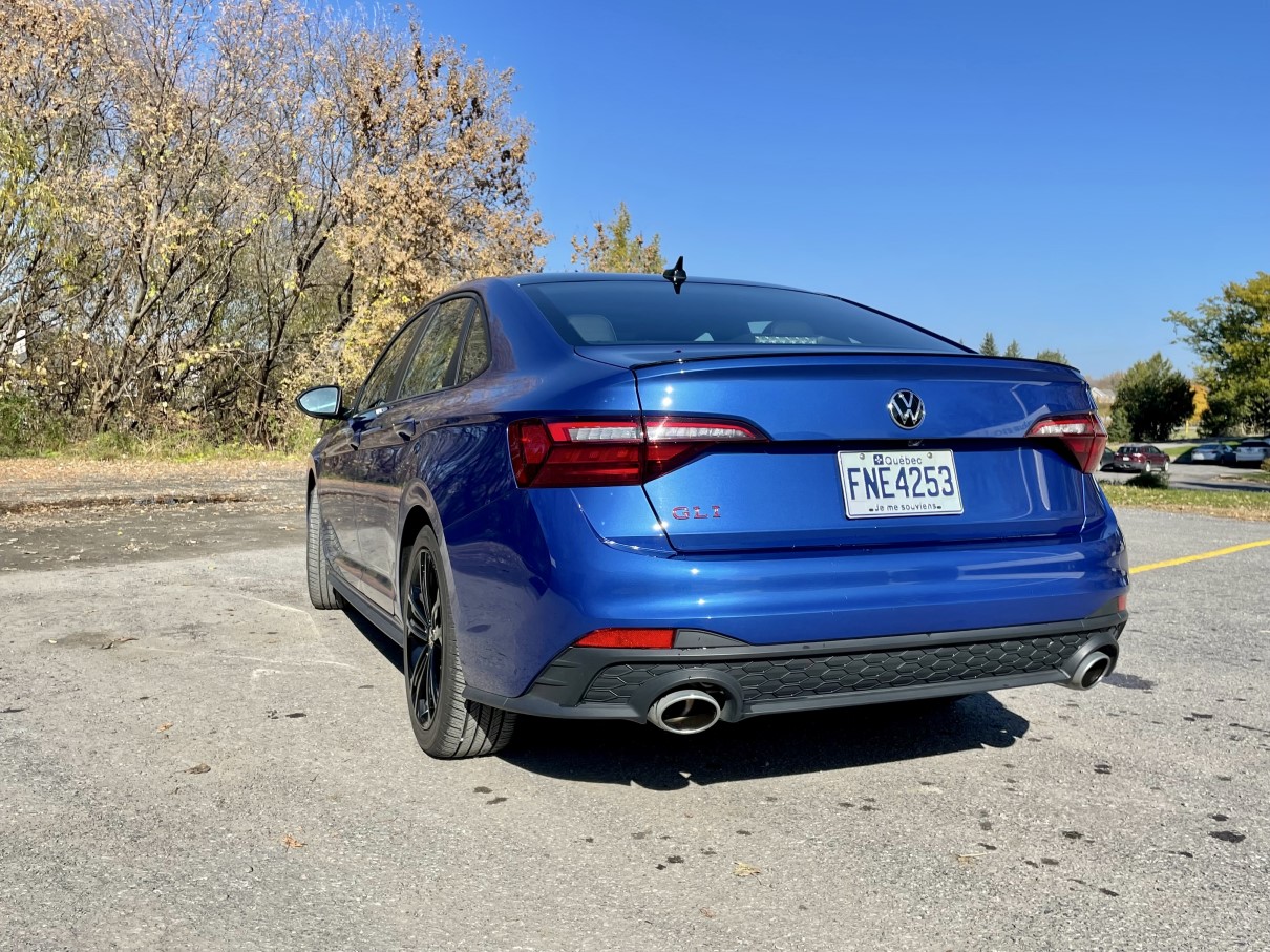 2023 volkswagen jetta gli rear