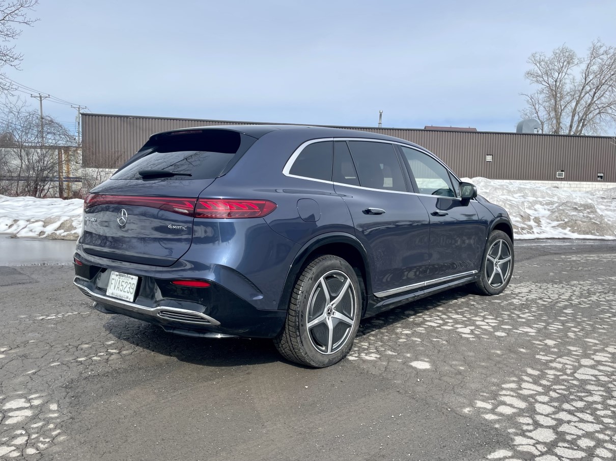 2023 mercedes eqs suv rear