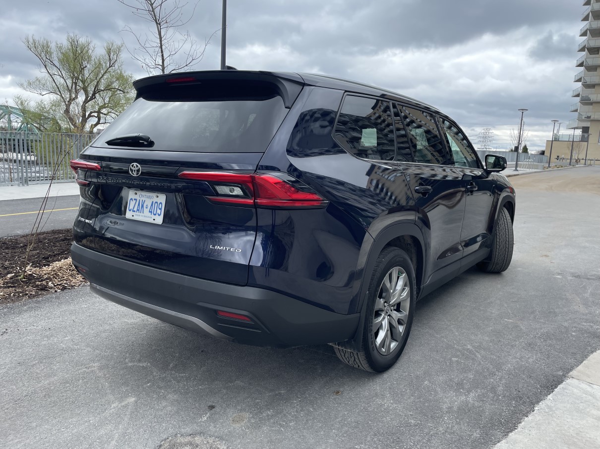 2024 toyota grand highlander rear