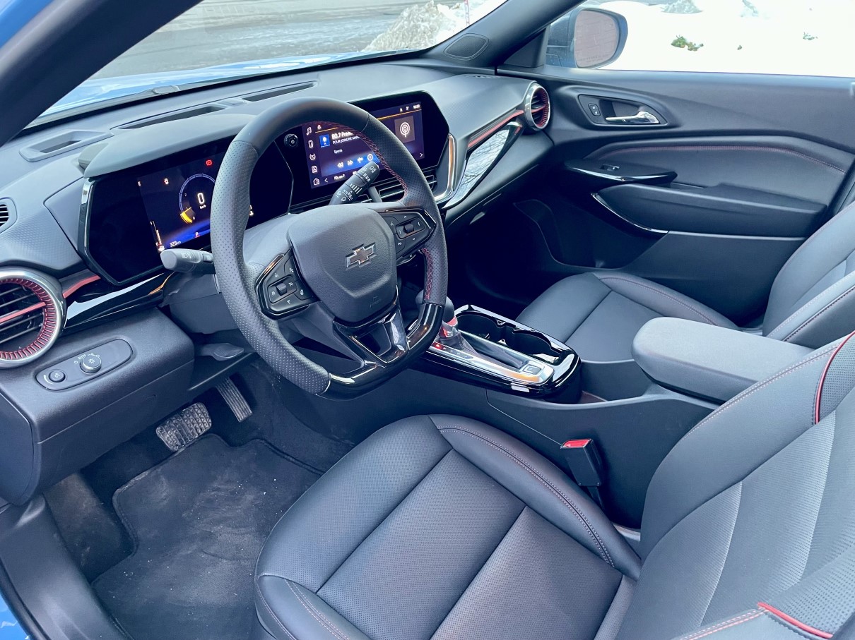 2024 chevrolet trax interior