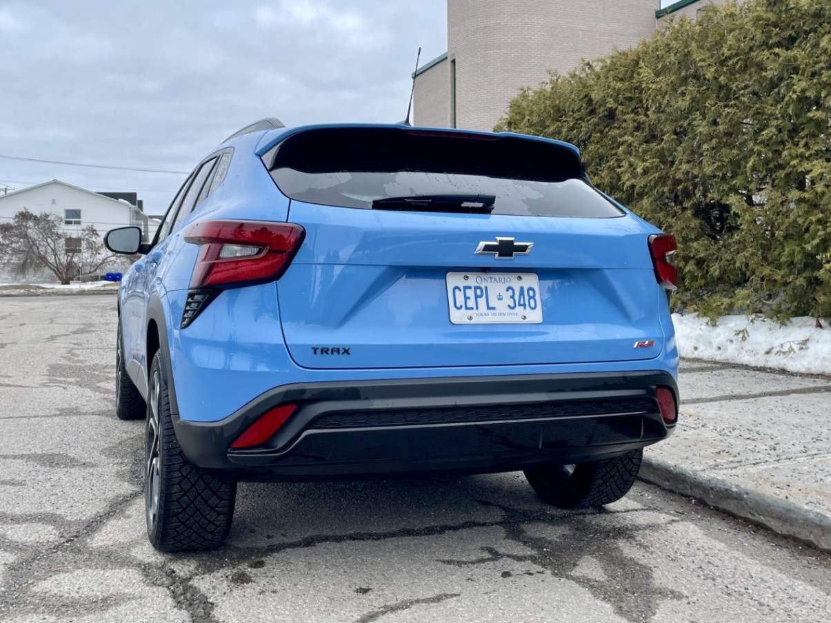 2024 chevrolet trax rear