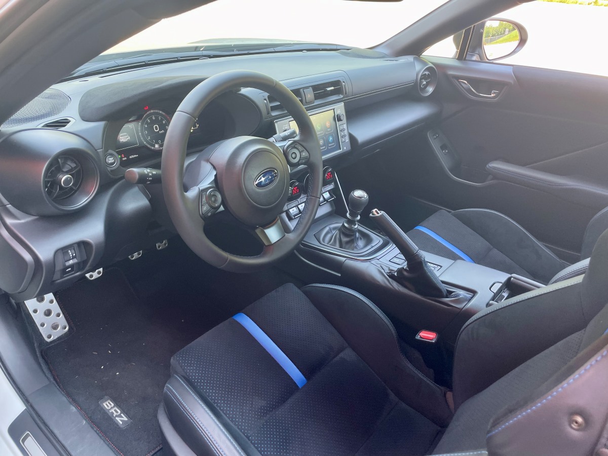 subaru brz ts interior