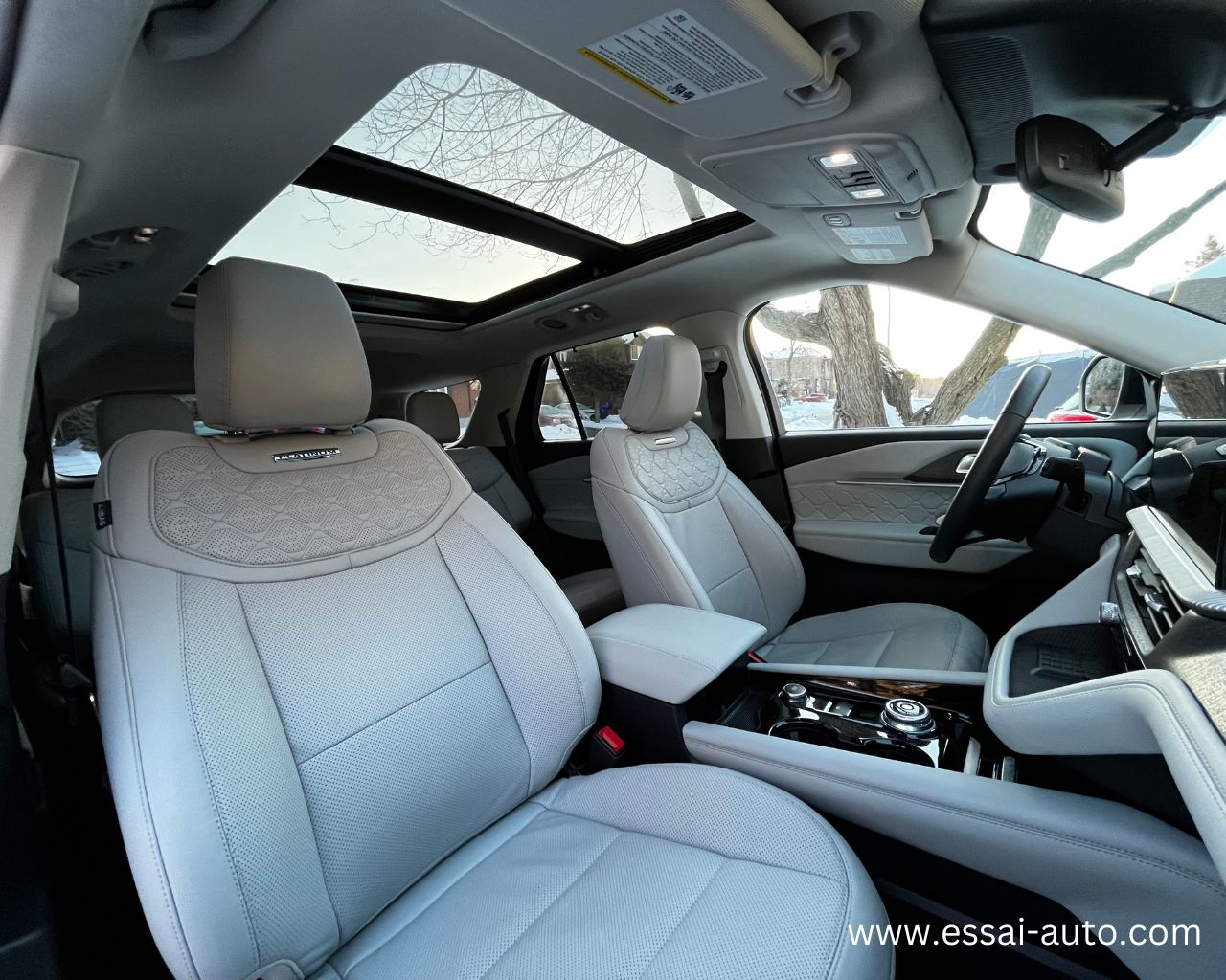 Ford Explorer Limited 2025 008