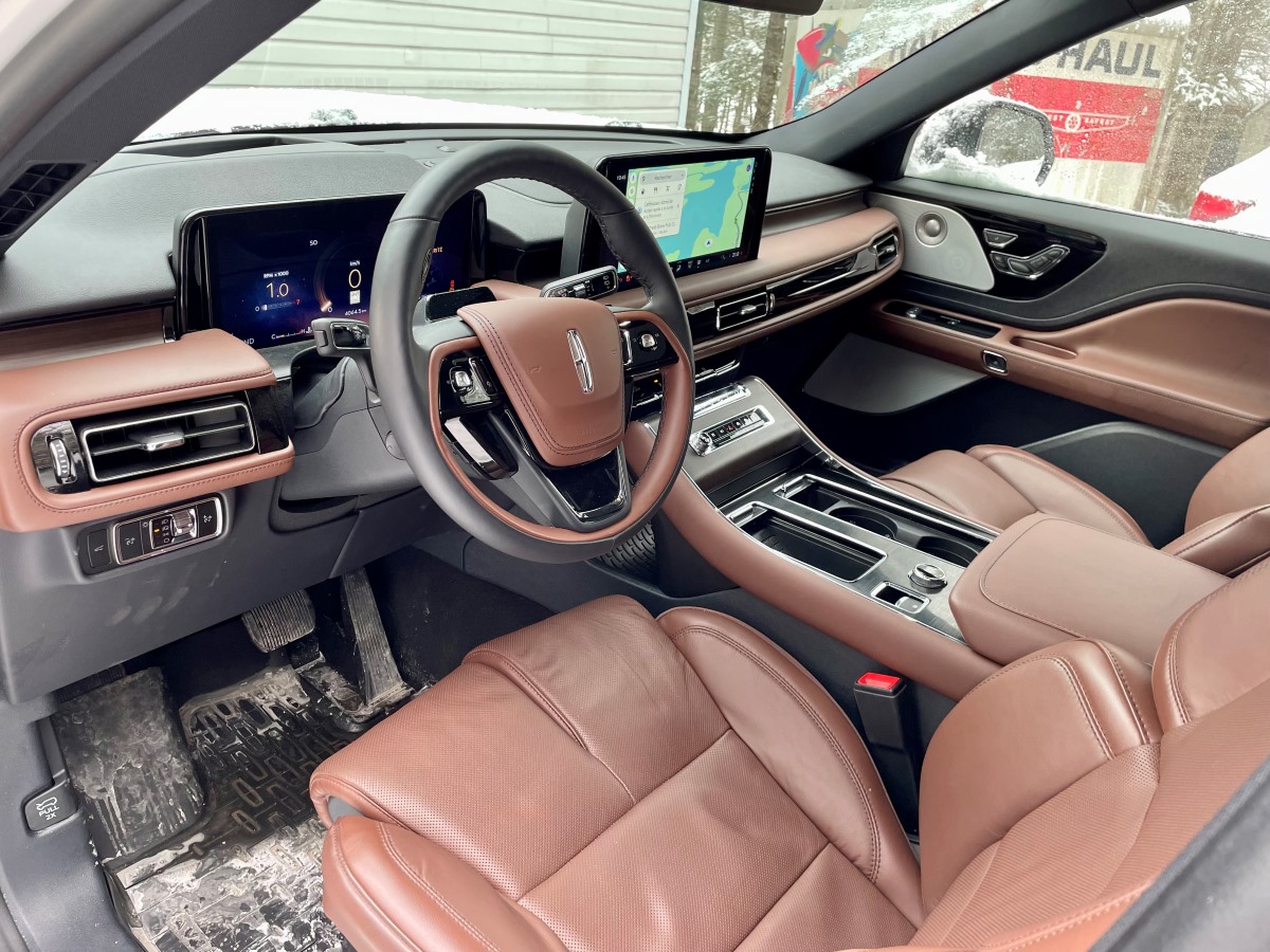 2025 lincoln aviator interior