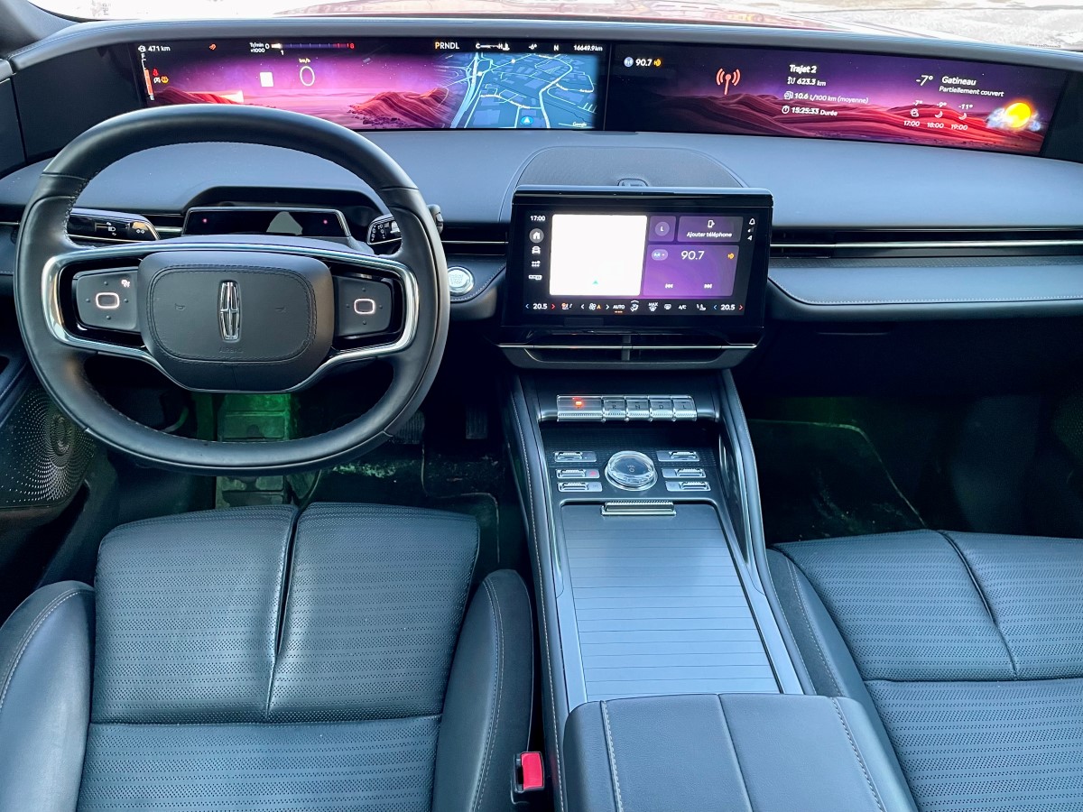 2025 lincoln nautilus interior