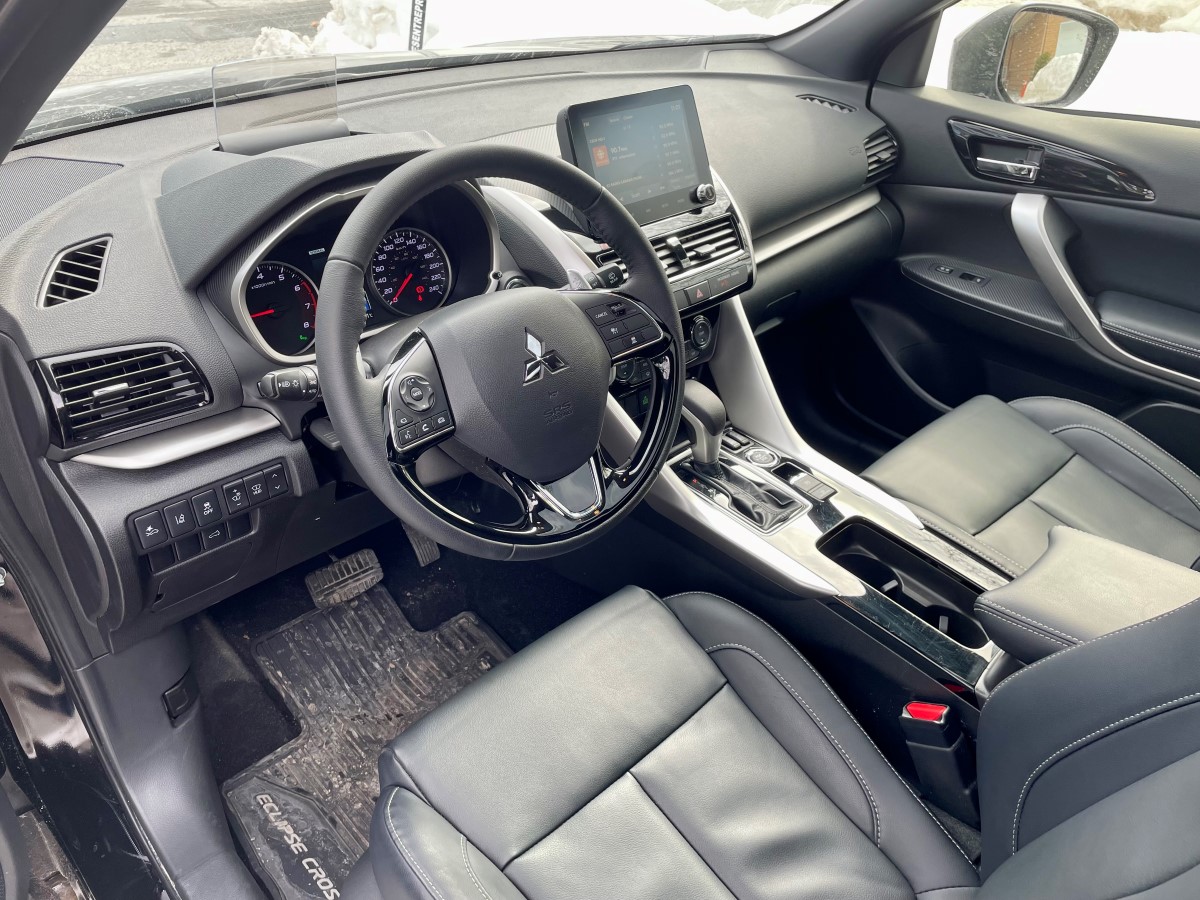 2025 mitsubishi eclipse ross interior