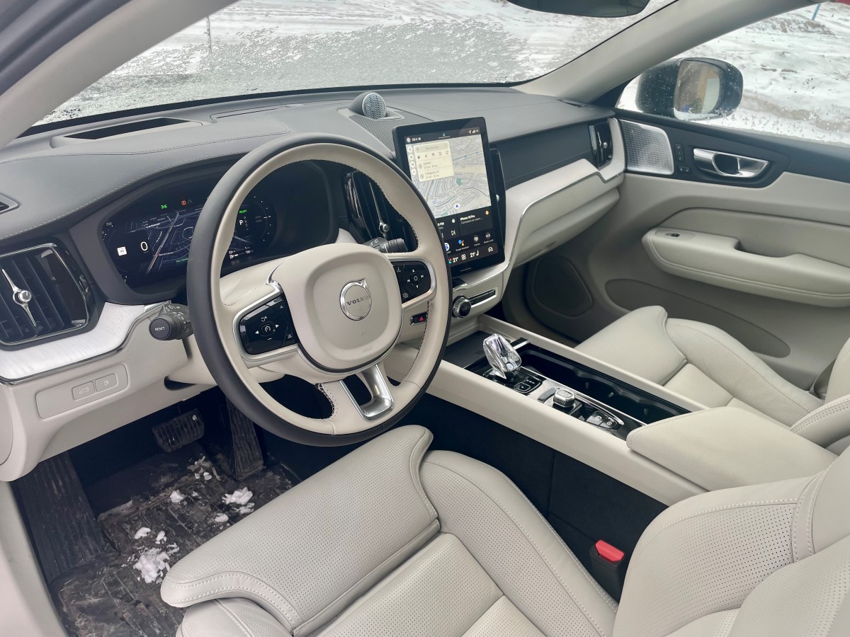 2026 volvo xc60 interior