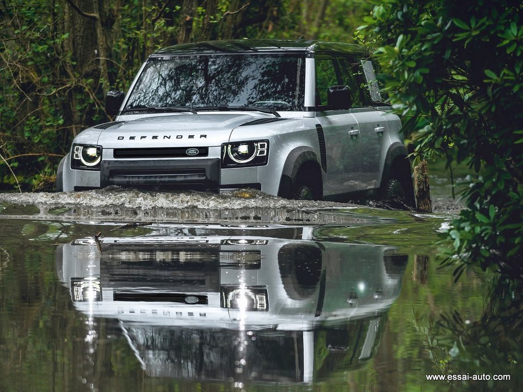 Land Rover Defender 2020